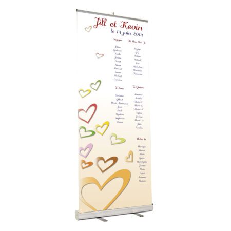 Plan de table mariage avec coeurs sur roll up